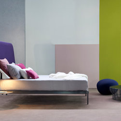 Contrast Bed by Bonaldo - Platform Beds