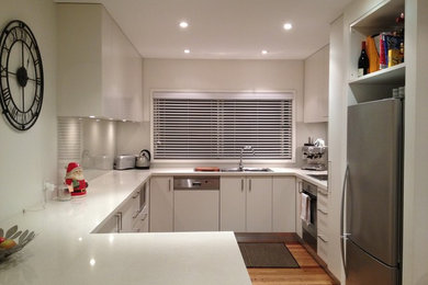 This is an example of a kitchen in Sydney.