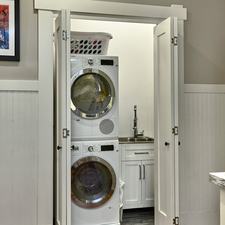 75 Beautiful Laundry Cupboard with a Stacked Washer and Dryer Ideas and ...