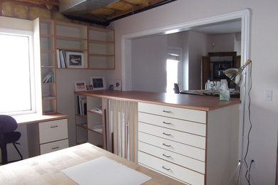 Home office - contemporary home office idea in Salt Lake City