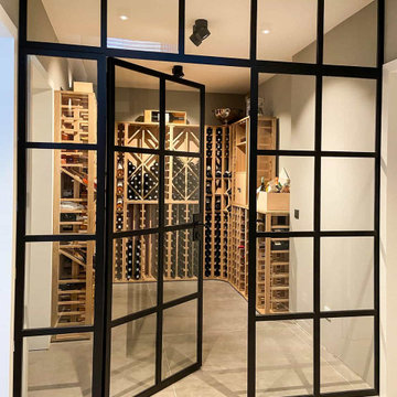 Stahl Loft Tür - Glastrennwand mit Drehtür für Weinkeller / Weinlager