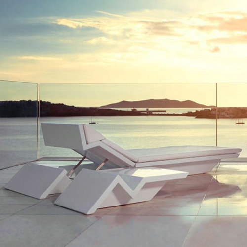 Outdoor Chaise Lounges