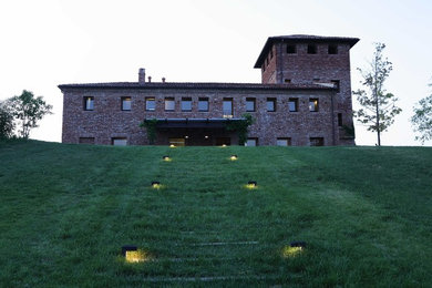 Immagine della facciata di una casa country