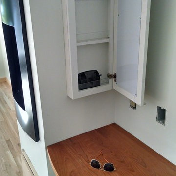 Key drop and organizational zone.