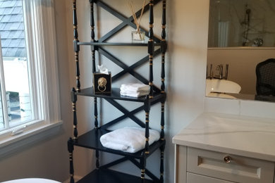 Example of a classic bathroom design in Detroit