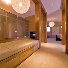 wardrobe/ dressing room