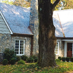 Old New England Wall Mosaic House - Siding And Stone Veneer