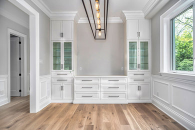 Dining room - contemporary dining room idea in Toronto