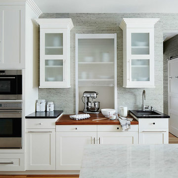 Transitional kitchen with large island in Chicago Suburb