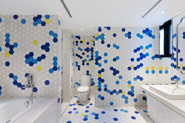 Contemporary Bathroom by Dariel Studio