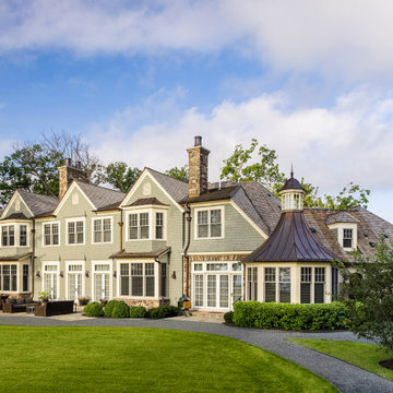 Exterior View & Landscaping
