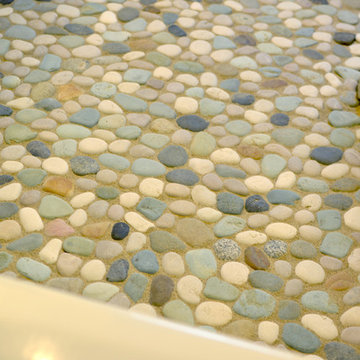 CLASSIC PEBBLE TILE GREEN, BLACK, TAN & WHITE