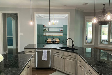 Example of a trendy kitchen design in Austin