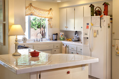 Arts and crafts kitchen photo in Other