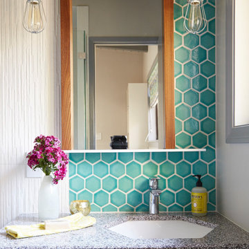 Hexagon Haus - Bathroom