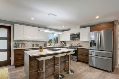 Example of a minimalist kitchen design in Seattle