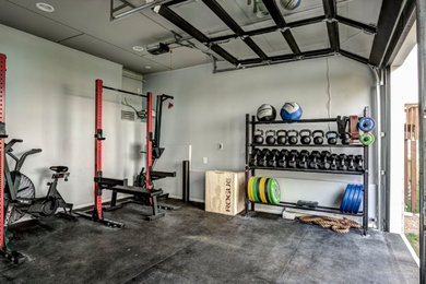 Minimalist home gym photo in Seattle