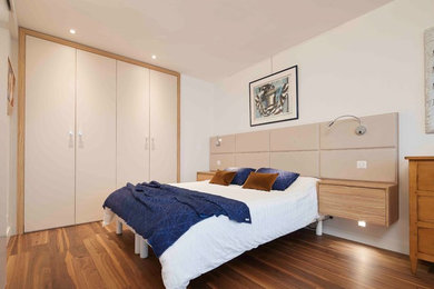 Aménagement d'une chambre contemporaine.