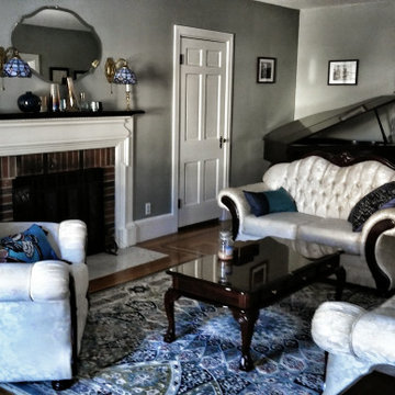 1935 Colonial Living Room