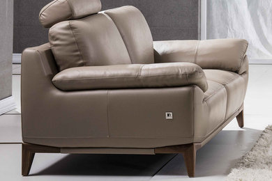 S93 Loveseat in Taupe by Beverly Hills Furniture