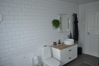 Inspiration for a modern bathroom in Malmo.