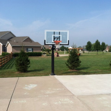 Chris T's Pro Dunk Gold Basketball System on a 32x32 in Franklin, OH