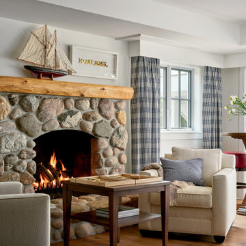 Cozy Seating Area in Family Room in Lake House