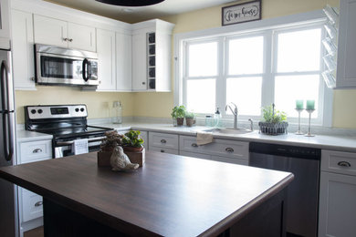 Cottage kitchen photo in Nashville