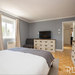 Home staging in a suburb home - Dressers