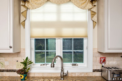 Example of a classic kitchen design in Philadelphia