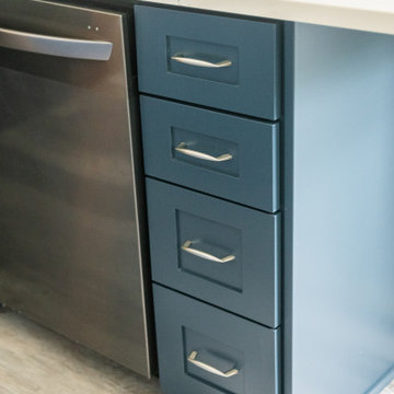 Stunning Transitional Hybrid Kitchen Remodel Done in a Two-Tone Color