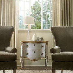 HUNTWELL COMMONS - Decorative Accents