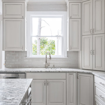 A Kitchen for Family and Entertaining