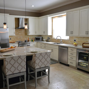 Black and White Two Toned Kitchen