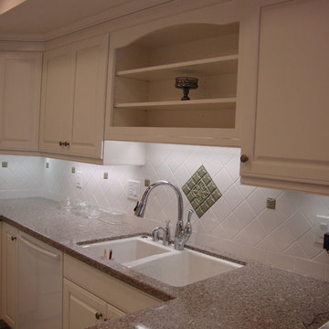 Monrovia condo kitchen