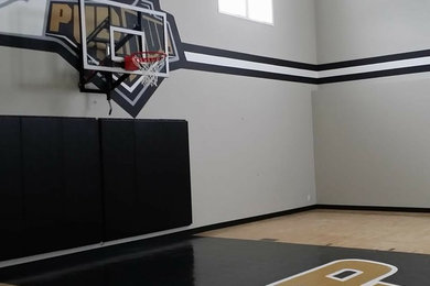 Example of a classic home gym design in Minneapolis