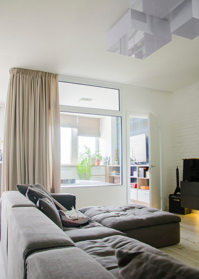 Современный Гостиная by Lighthead design studio