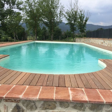 PISCINA FUORI TERRA CON RIVESTIMENTO DECKING
