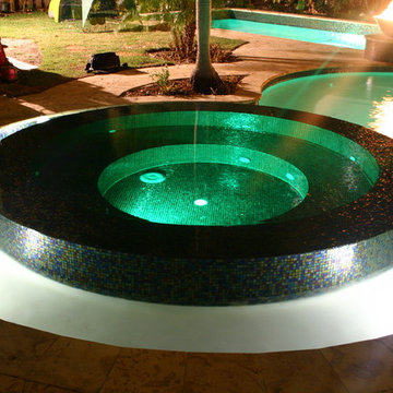 Contemporary Swimming Pool With Fire Features - Montanaro