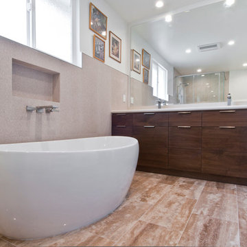 Encino Luxury Master Bath Transformation – Bathtub & Vanity Design