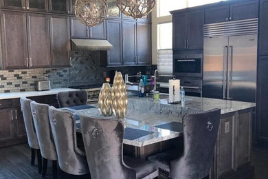 Kitchen - contemporary kitchen idea in Detroit