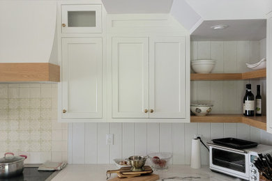 Example of a kitchen design in New York