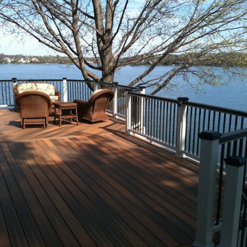 Lakehouse Deck