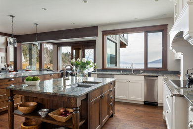 Mountain style kitchen photo in Vancouver