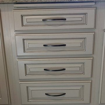 Painted Pearl with Umber Glaze MSI Quartz Countertop-New Windsor Remodel