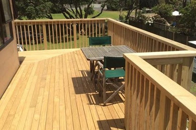 Large beach style rooftop deck in Auckland with no cover.