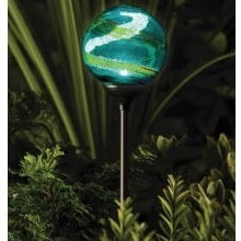 Solar garden lights