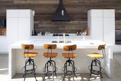 Kitchen - country kitchen idea in Orange County