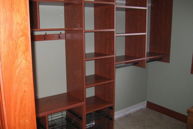 Inspiration for a timeless closet remodel in Minneapolis
