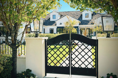 Home design - transitional home design idea in Phoenix